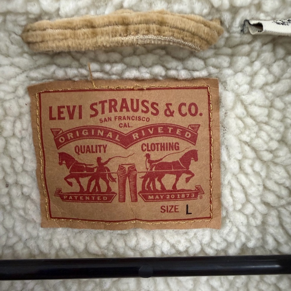 Levi's Beige Sherpa-Lined Jacket - Picture 2 of 6